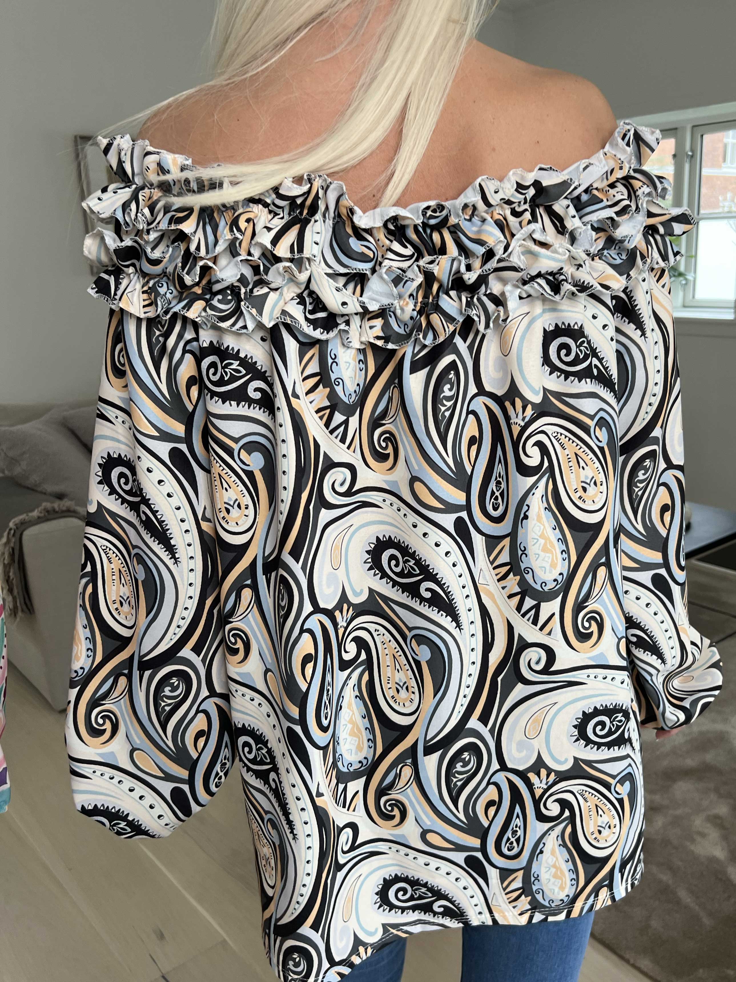 Chili Pattern - Langærmet mønstret tunika med flæser